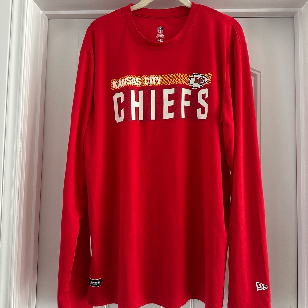 New Era Red NFL Team Apparel Shirt